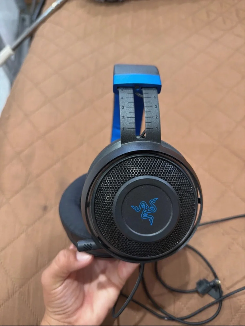 Razer Over-Ear Wired Gaming Headset in Black and Blue